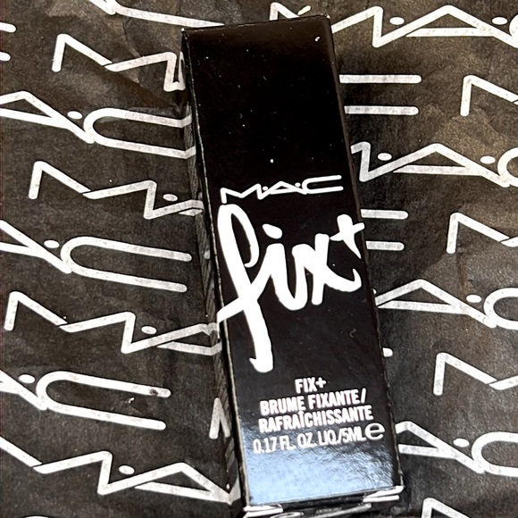 MAC FIX STUDIO AND FIX MATTIFINE PRIMER SAMPLES - Picture 5 of 8